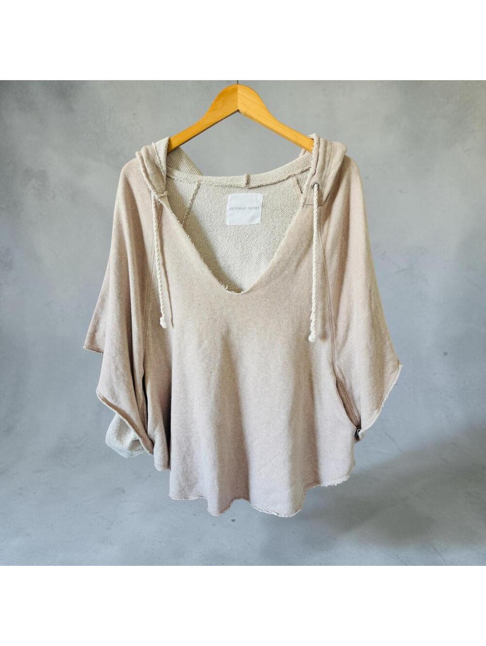 Victoria’s Secret NWOT oversized Terry sweatshirt cape - Picture 2 of 9